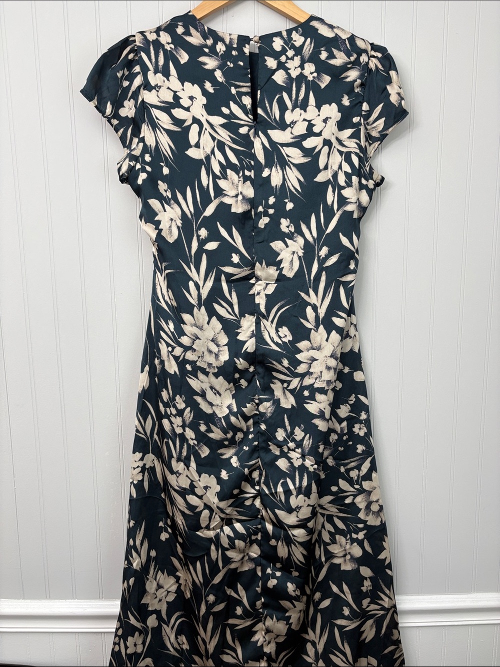 Petal + Pup Lisbeth Green Floral Midi Dress Women Size Medium - Picture 7 of 10